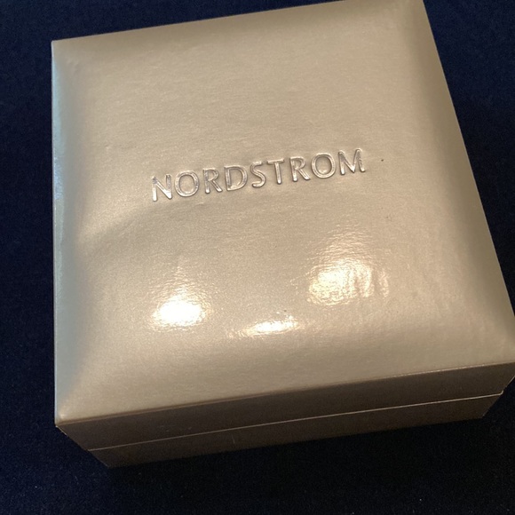 Nordstrom Sterling CZ Snowflake necklace, NIB - Picture 4 of 5
